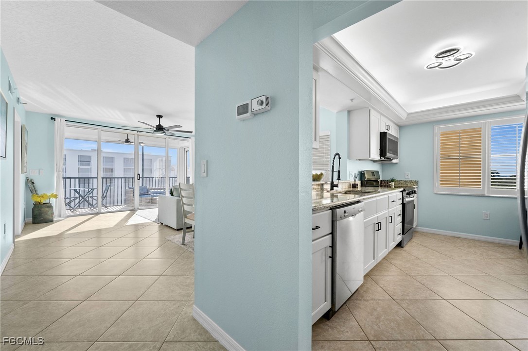 4411 Bay Beach Lane 744