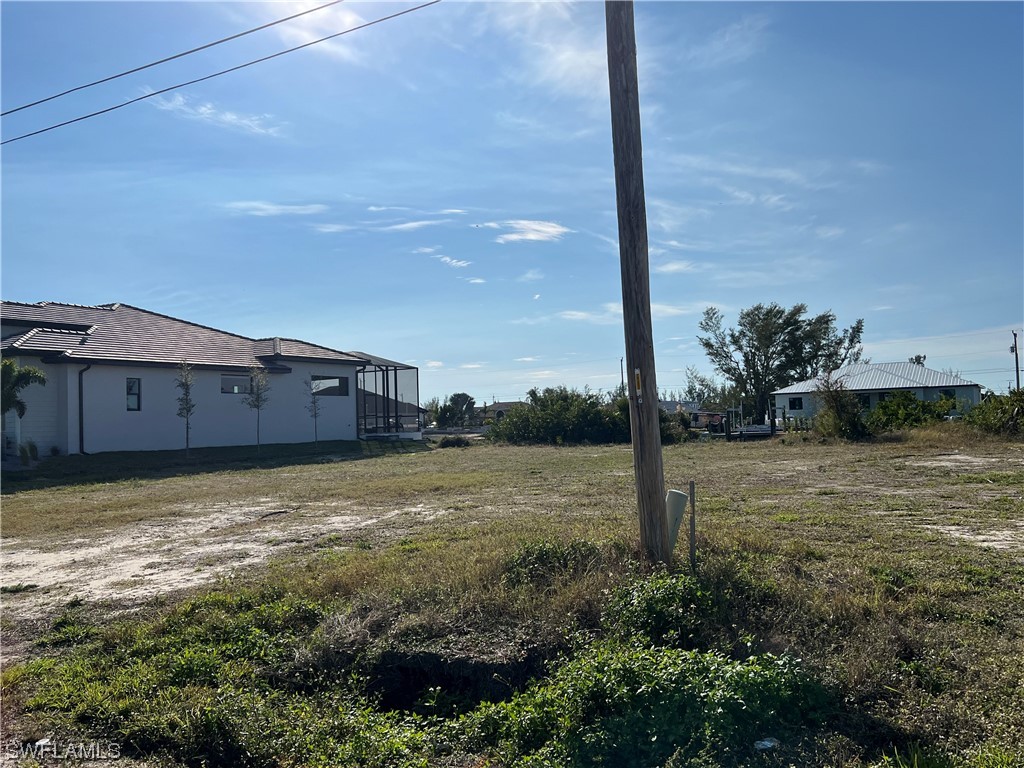 718 NW 37th Place