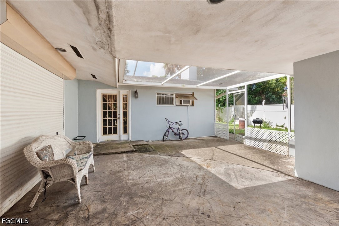 319 W Mariana Avenue