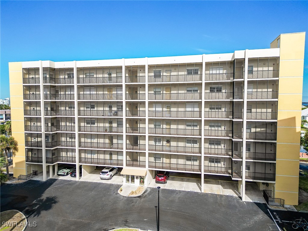 4451 Bay Beach Lane 424