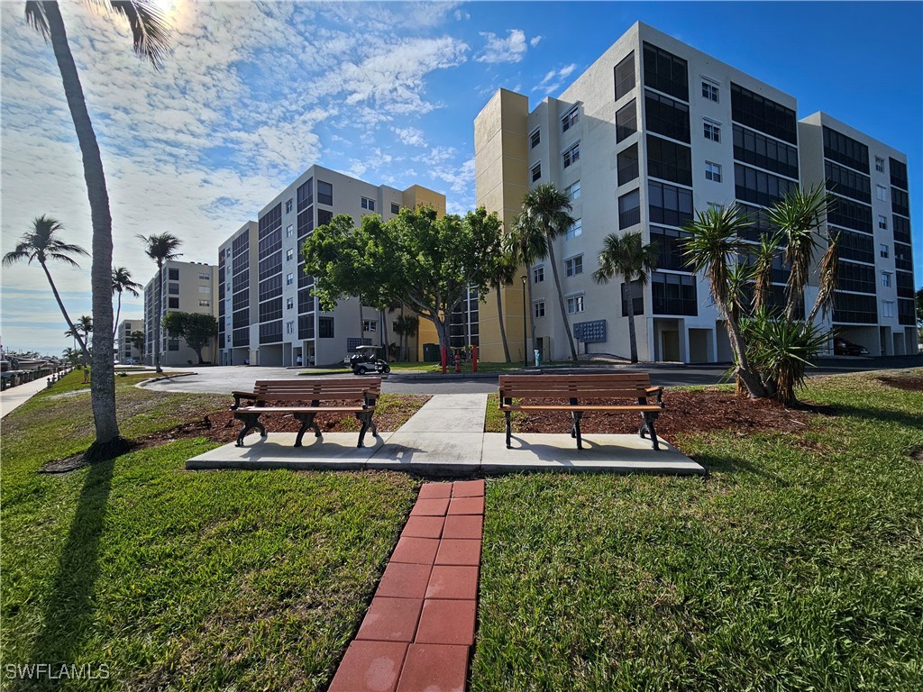 4451 Bay Beach Lane 424