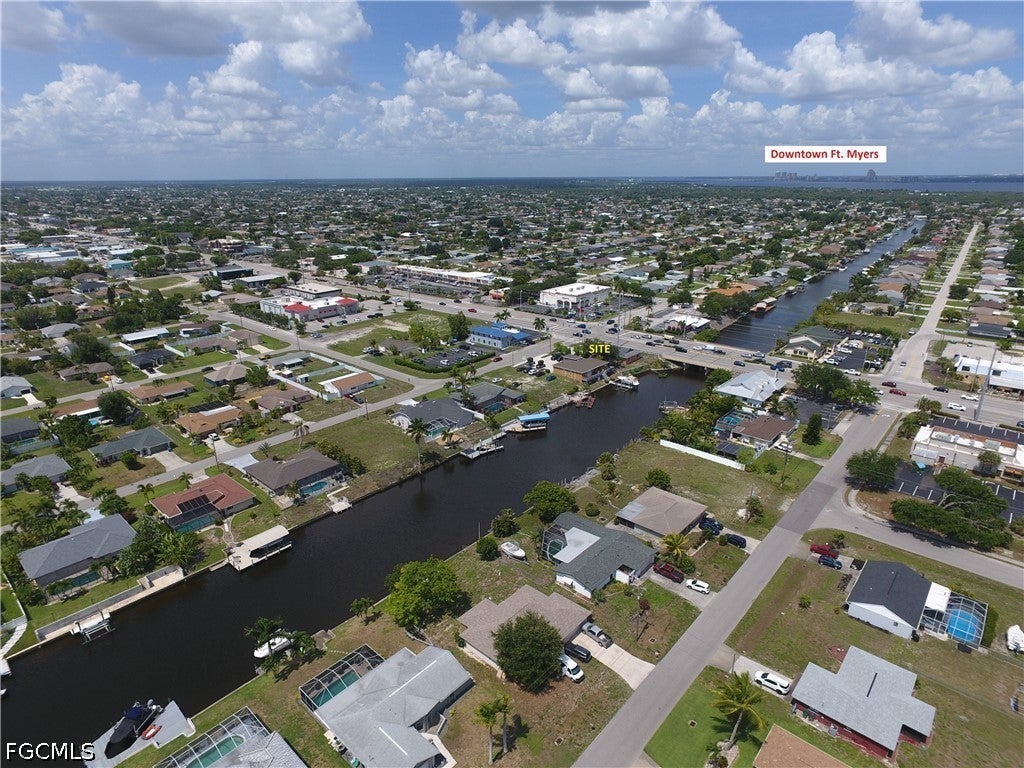 1218 Del Prado Boulevard S