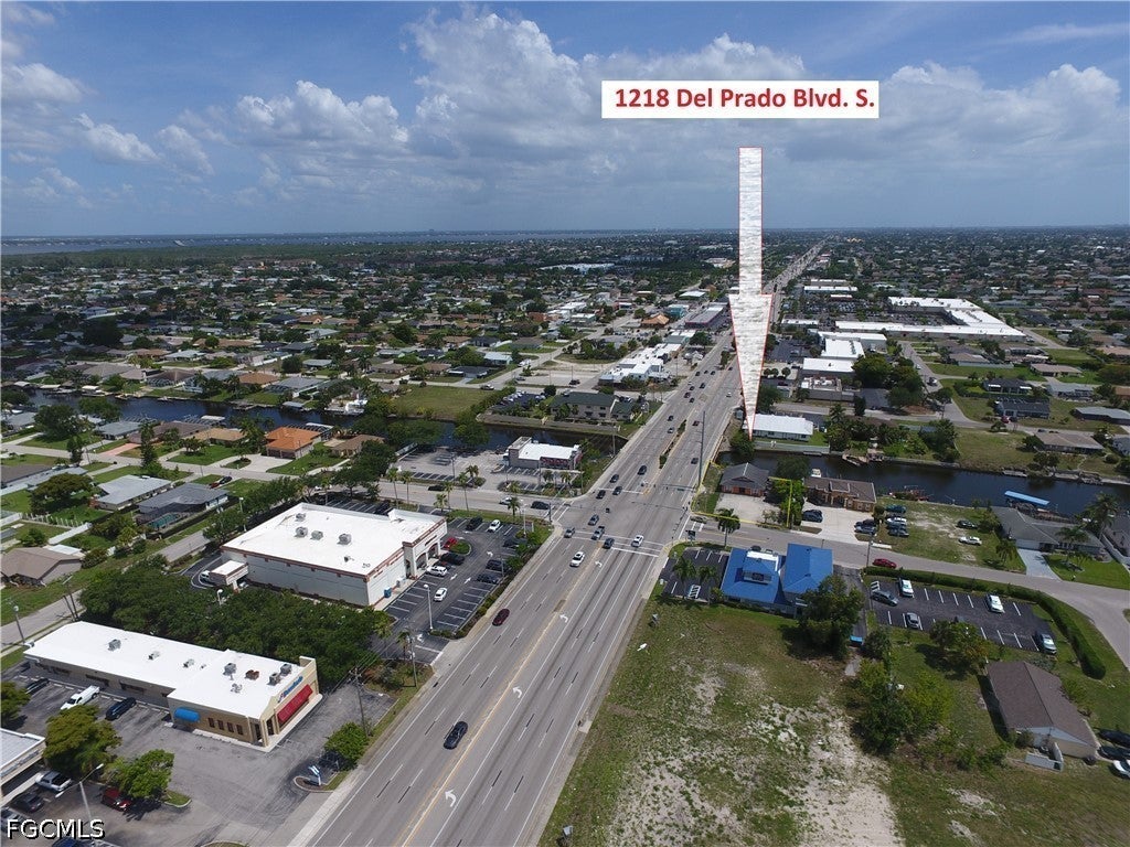 1218 Del Prado Boulevard S