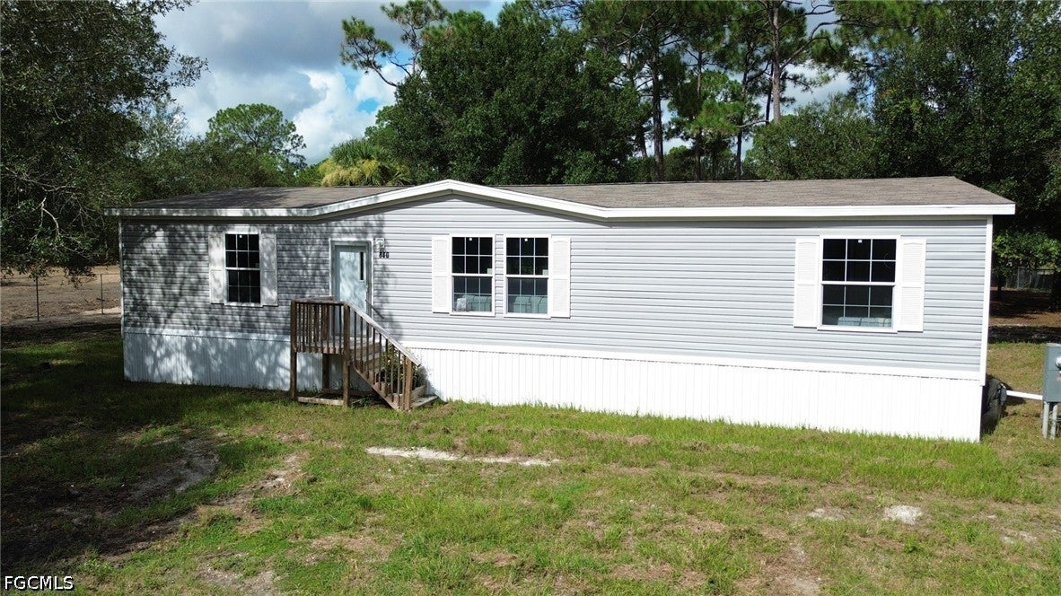 860 N Live Oak Street
