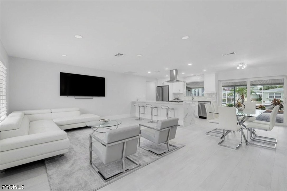 22 Palmview Boulevard