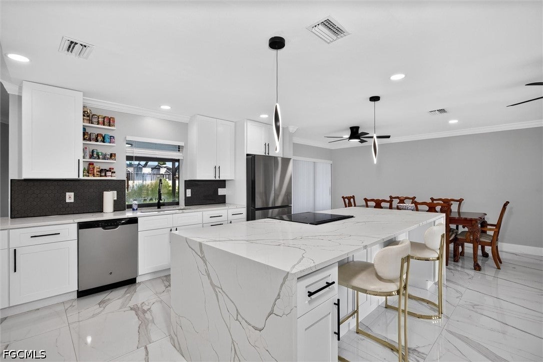1504 Beechwood Trail