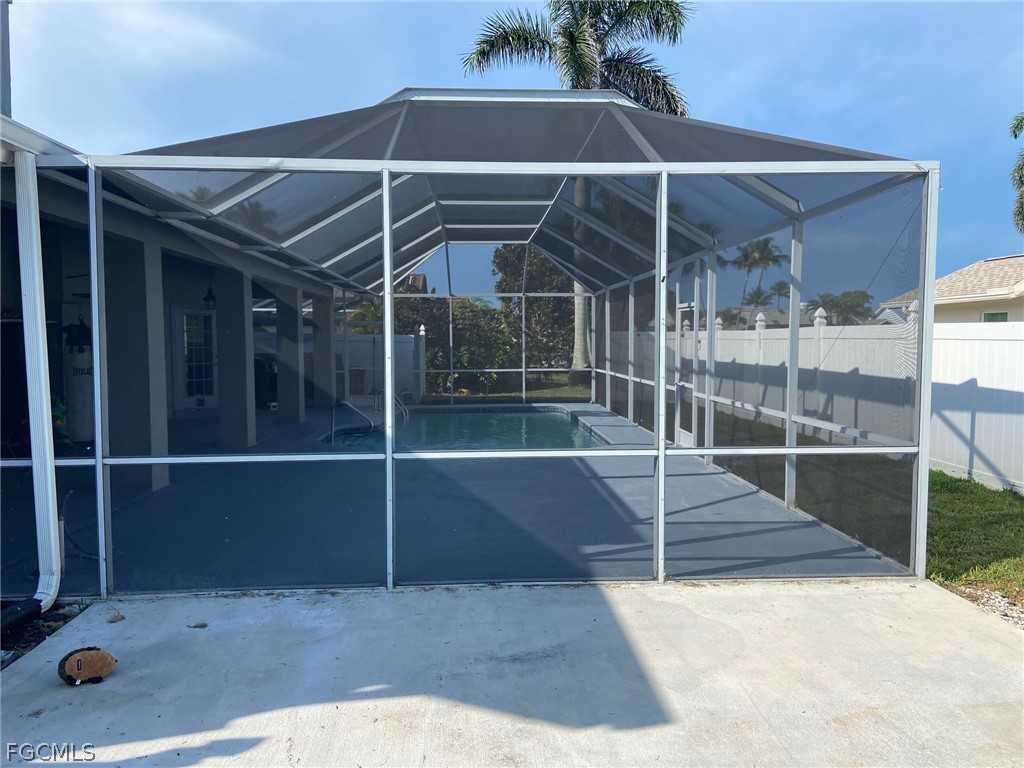 8860 Banyan Cove Circle