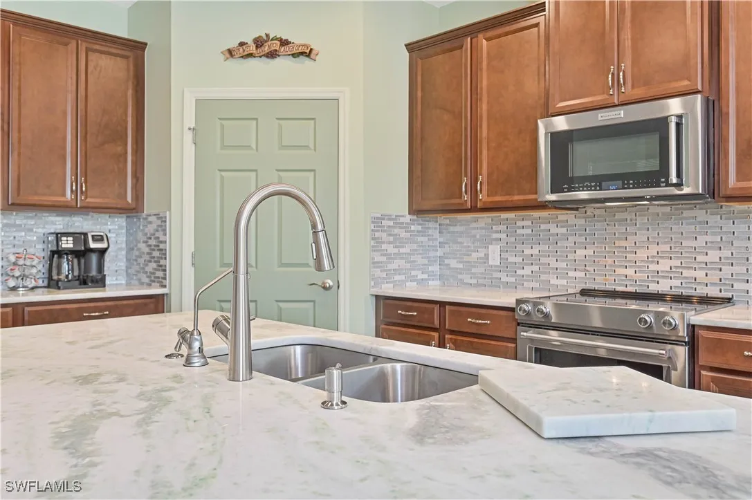 Alva, Florida 33920, United States, 3 Bedrooms Bedrooms, ,2 BathroomsBathrooms,Residential,Active,156999