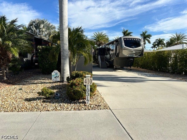 10317 Prairie Iris Trail