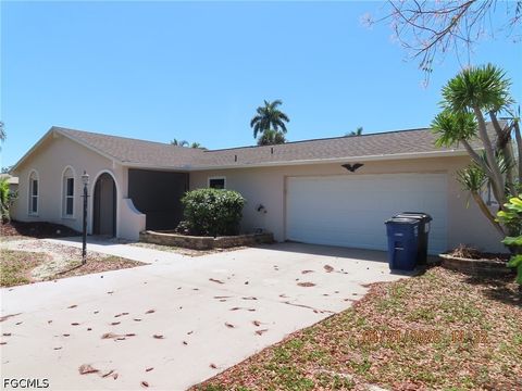 Photo of 14889 Bonaire Circle, Fort Myers, FL 33908 (MLS # 2026018271)