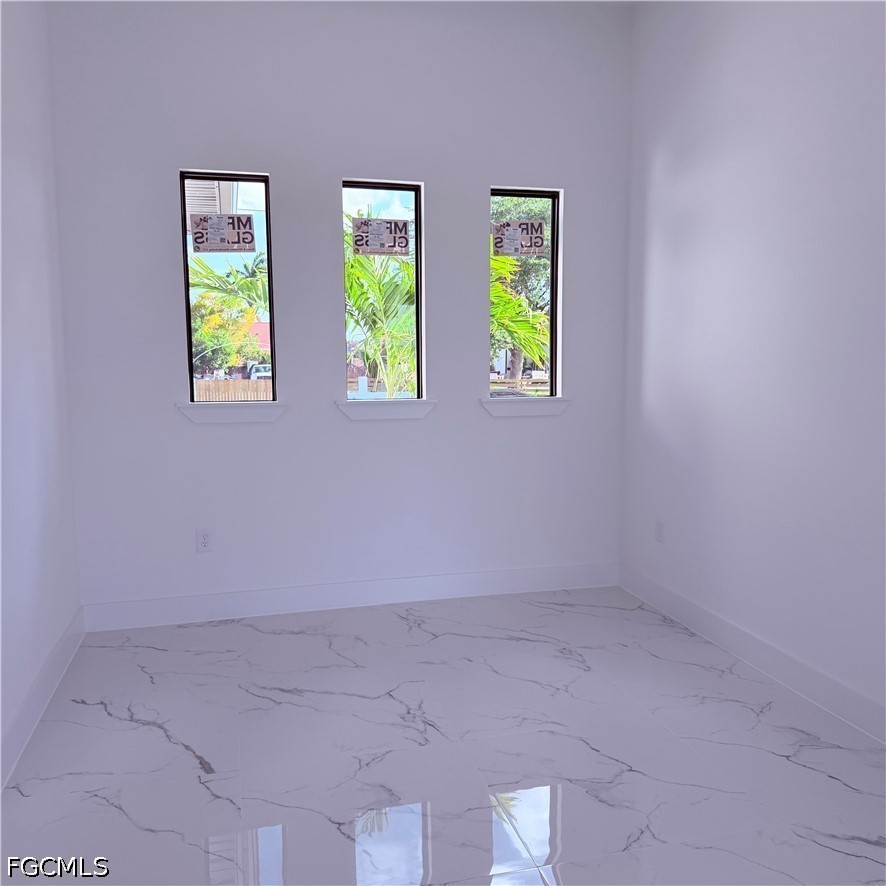 3910 10th Street W