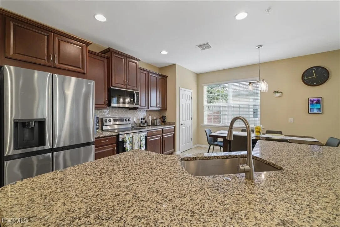 Fort Myers, Florida 33908, United States, 3 Bedrooms Bedrooms, ,2 BathroomsBathrooms,Residential,Active,225216