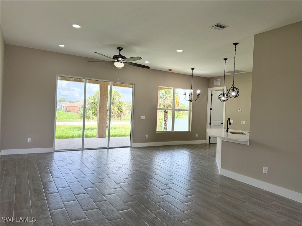 1115 W Leader Court