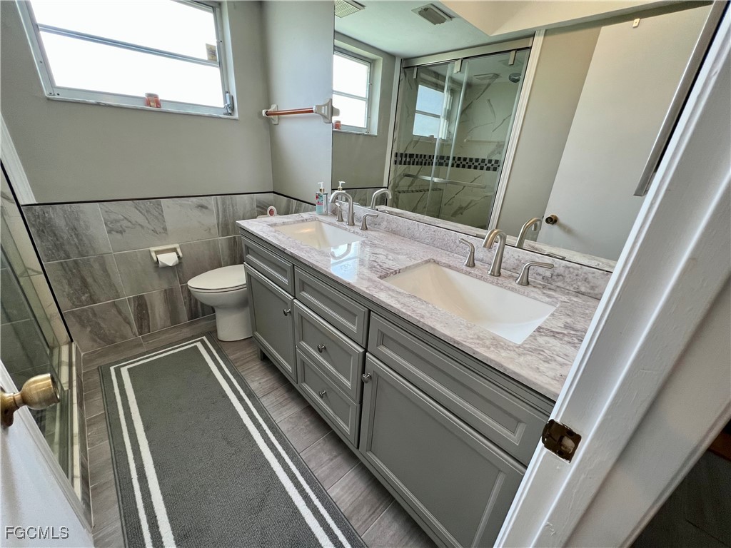 10 Regency Court