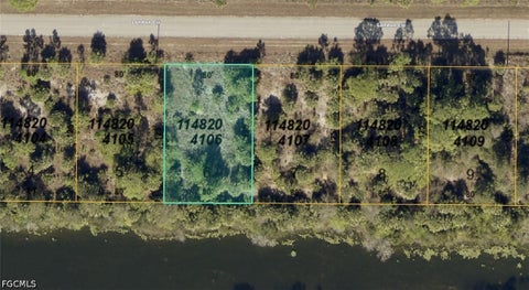 Photo of London Circle, North Port, FL 34288 (MLS # 2026039195)