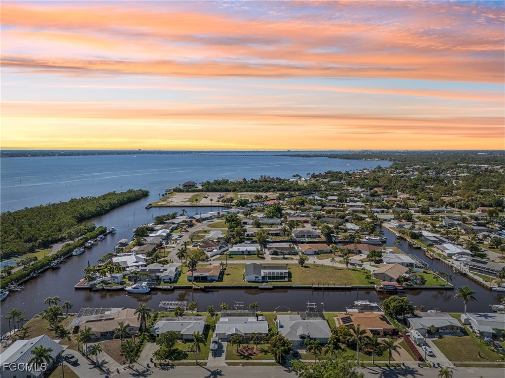 1691 Lakeside Terrace