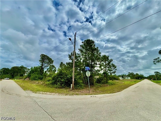 519 OSAGE AVE S, LEHIGH ACRES, FL 33974 - Image 4d1f444bb9604cb55bbc1eedc70baa4a/3873803814
