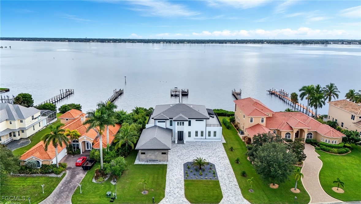 6390 River Club Court