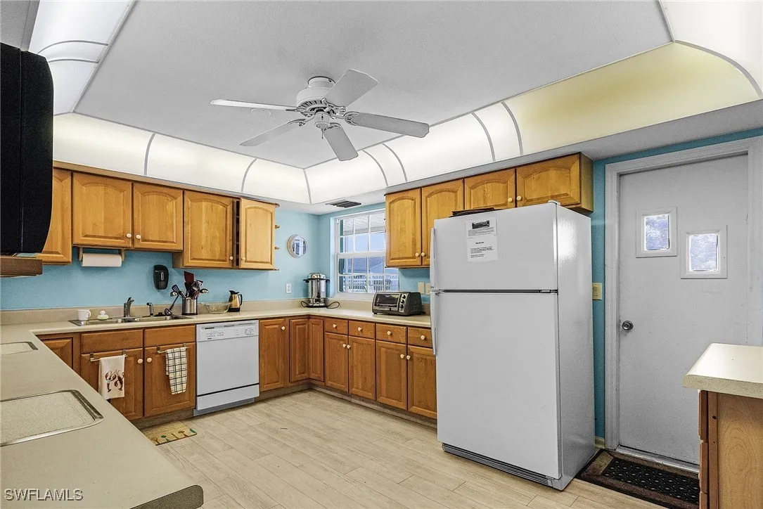 Fort Myers, Florida 33919, United States, 2 Bedrooms Bedrooms, ,2 BathroomsBathrooms,Residential,Active,150036