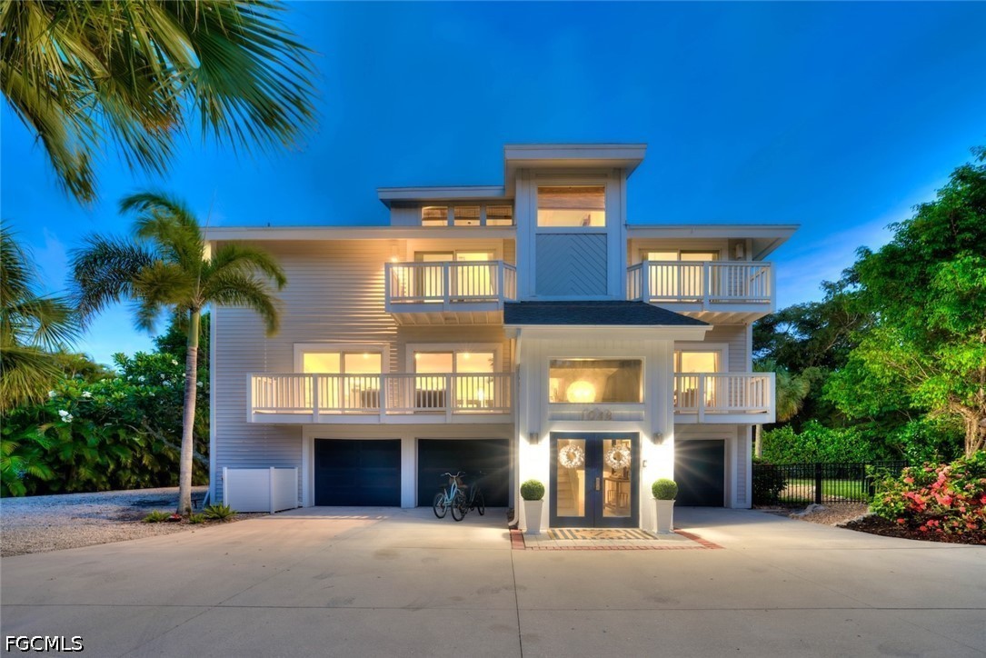 1048 Kings Crown Drive