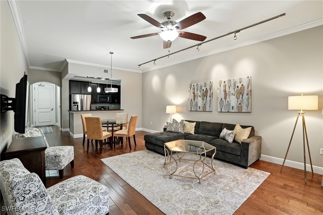 23151 Fashion Drive 6209