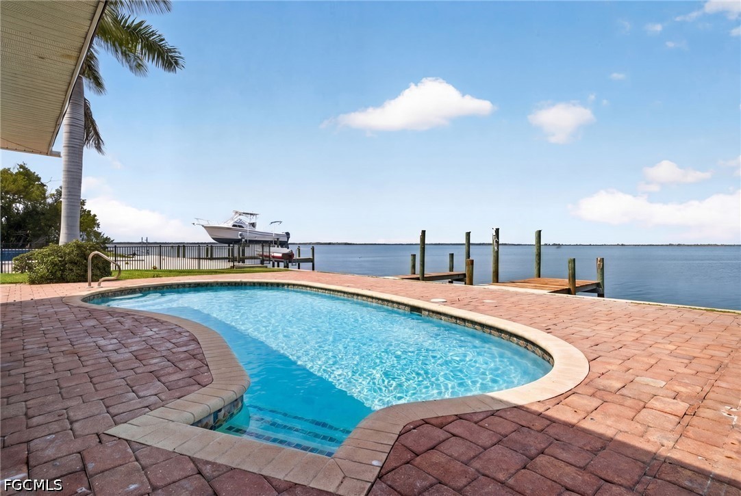 3 Bayview Boulevard