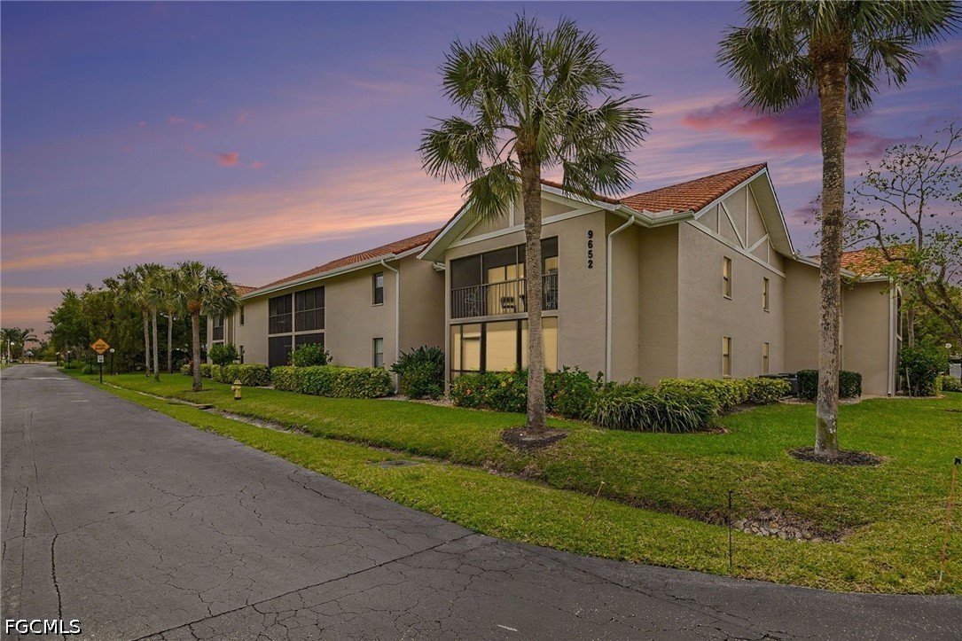 9652 Windsor Gardens Lane 203