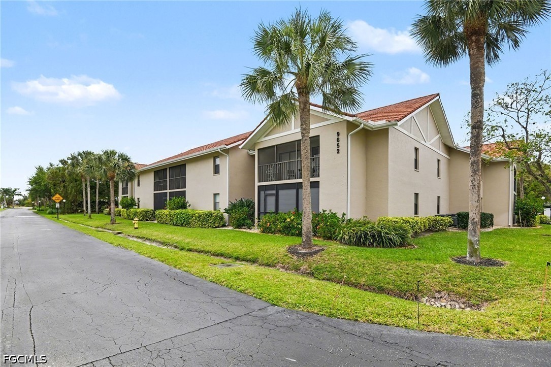 9652 Windsor Gardens Lane 203