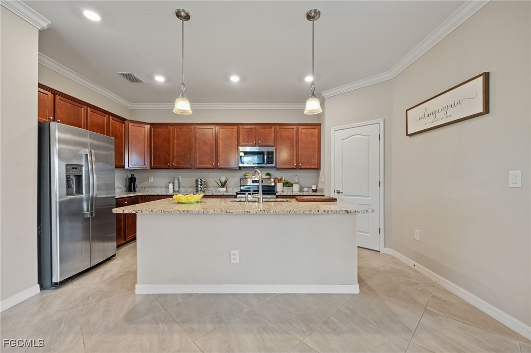 4040 E Hampton Circle