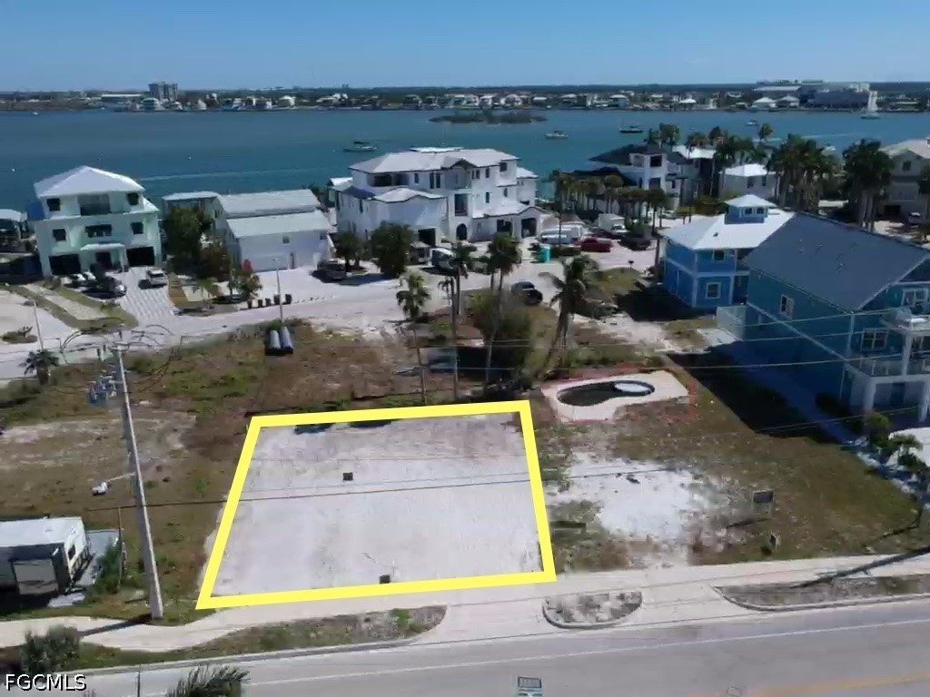 521 Estero Boulevard