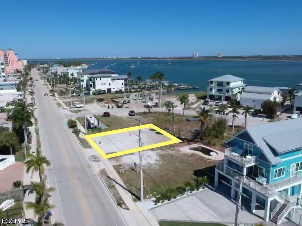 521 Estero Boulevard