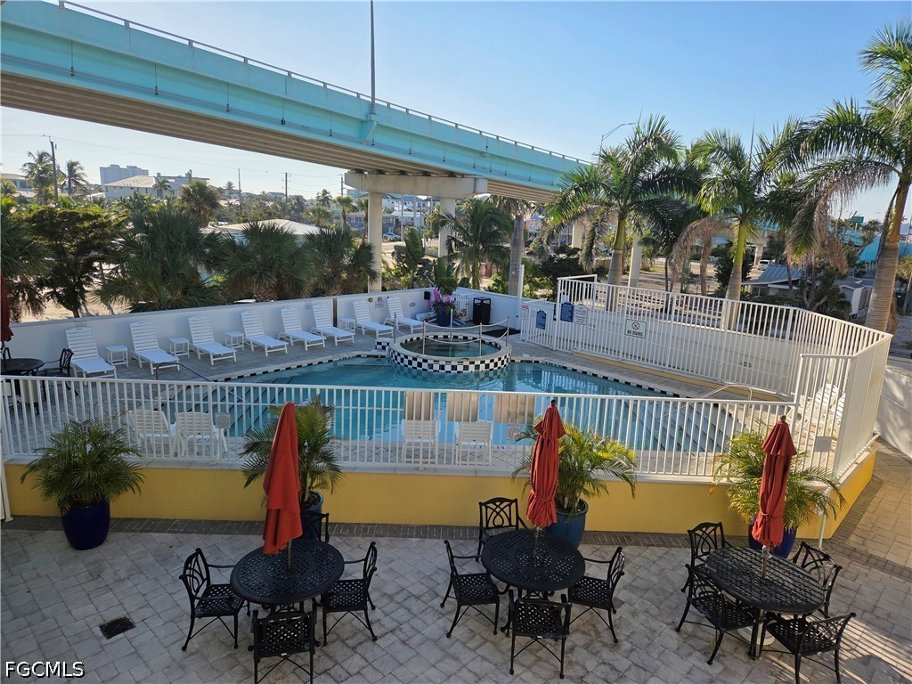 450 Old San Carlos Boulevard SW 309