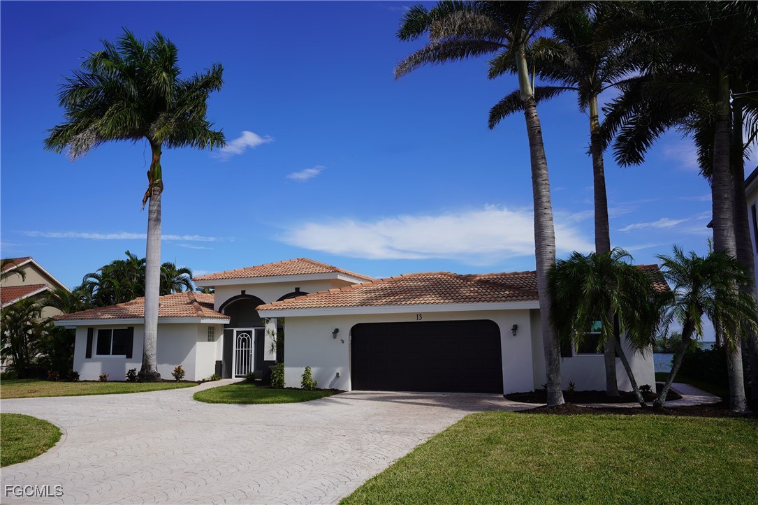 13 Bayview Boulevard