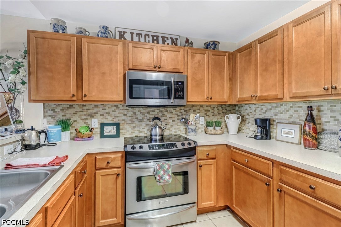 1501 NE 8Th Place