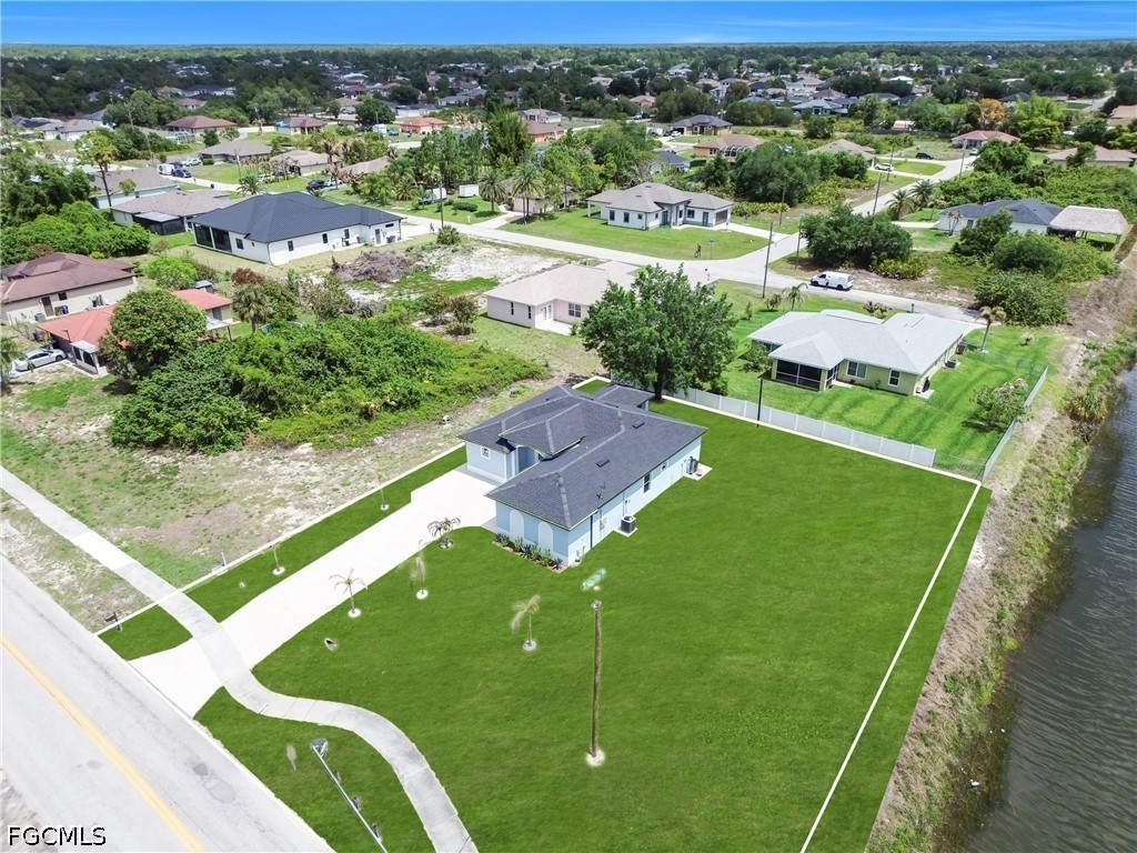 900 Sunniland Boulevard