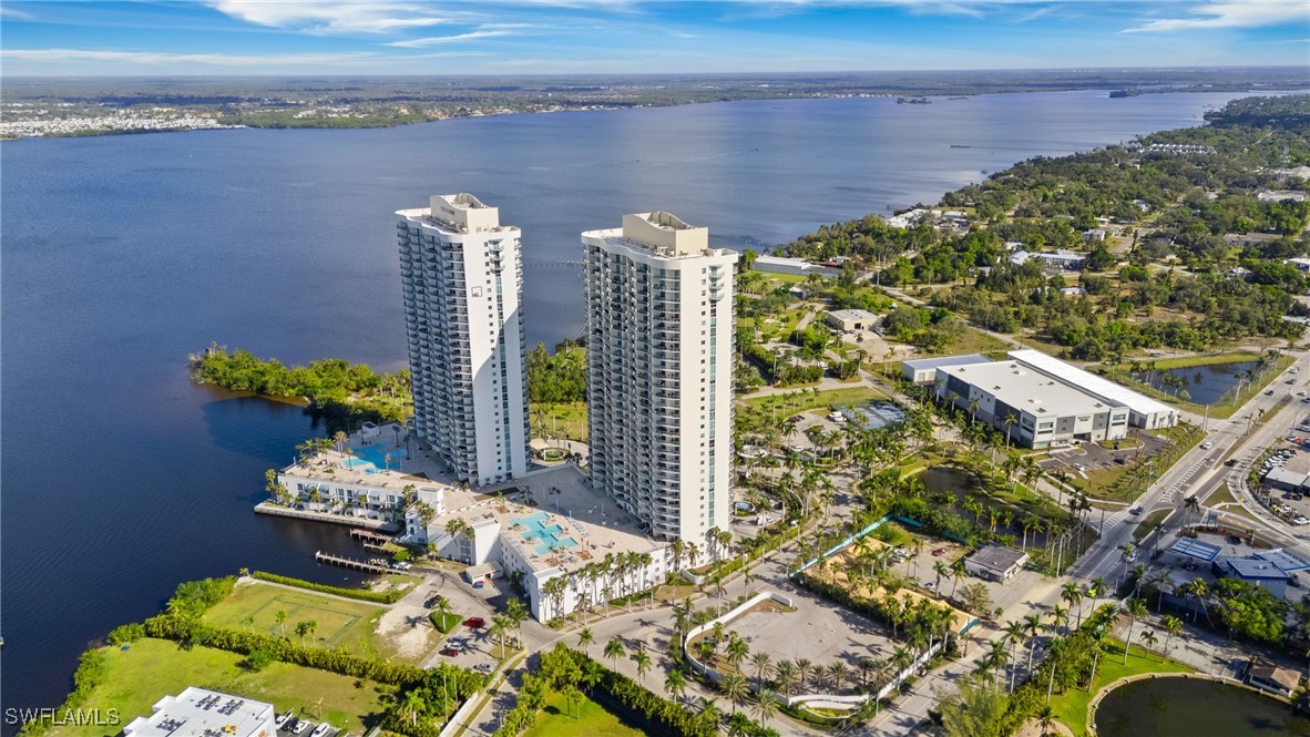 3000 Oasis Grand Boulevard 2203