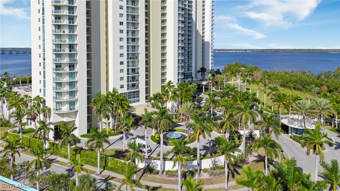 3000 Oasis Grand Boulevard 2203
