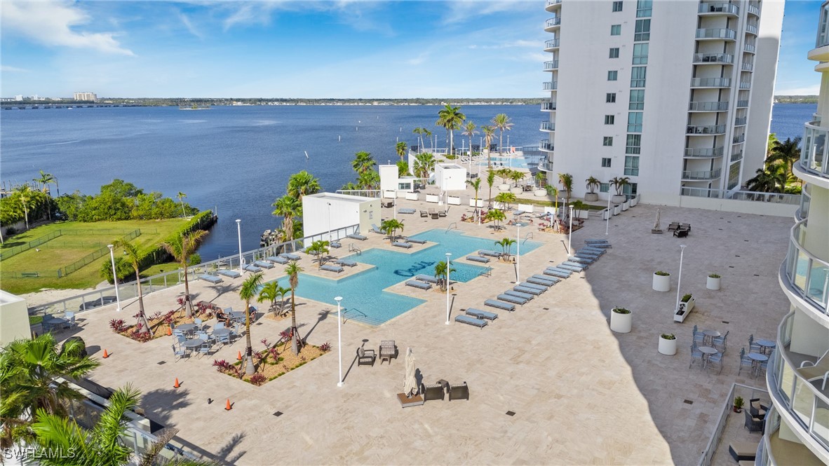 3000 Oasis Grand Boulevard 2203