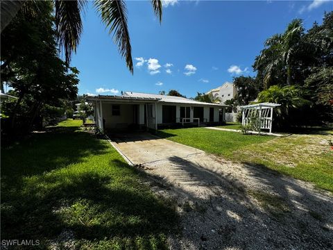 162 11th Avenue S Naples FL 34102