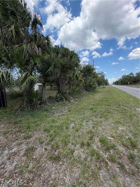 Tiny photo for 387 Montura Avenue, Clewiston, FL 33440 (MLS # 2026023243)
