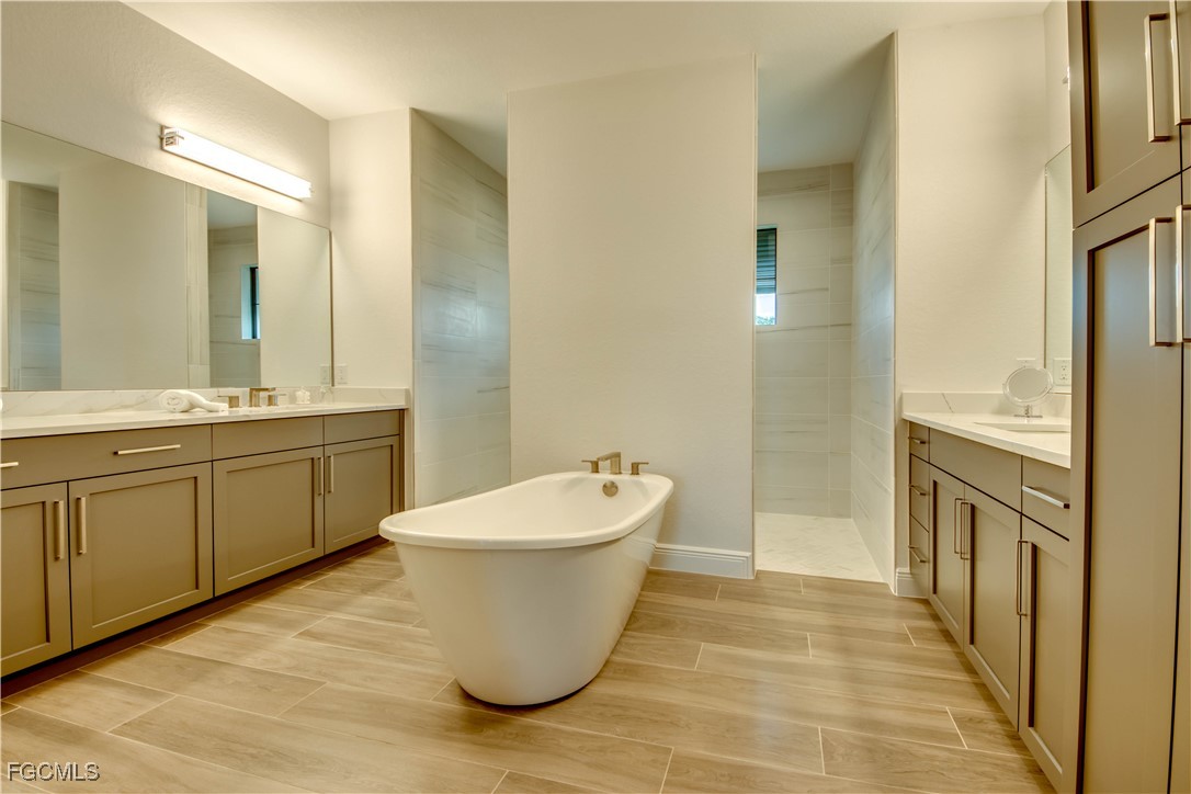 Cape Coral, Florida, 33904, United States, 4 Bedrooms Bedrooms, ,3 BathroomsBathrooms,Residential,Active,2009147