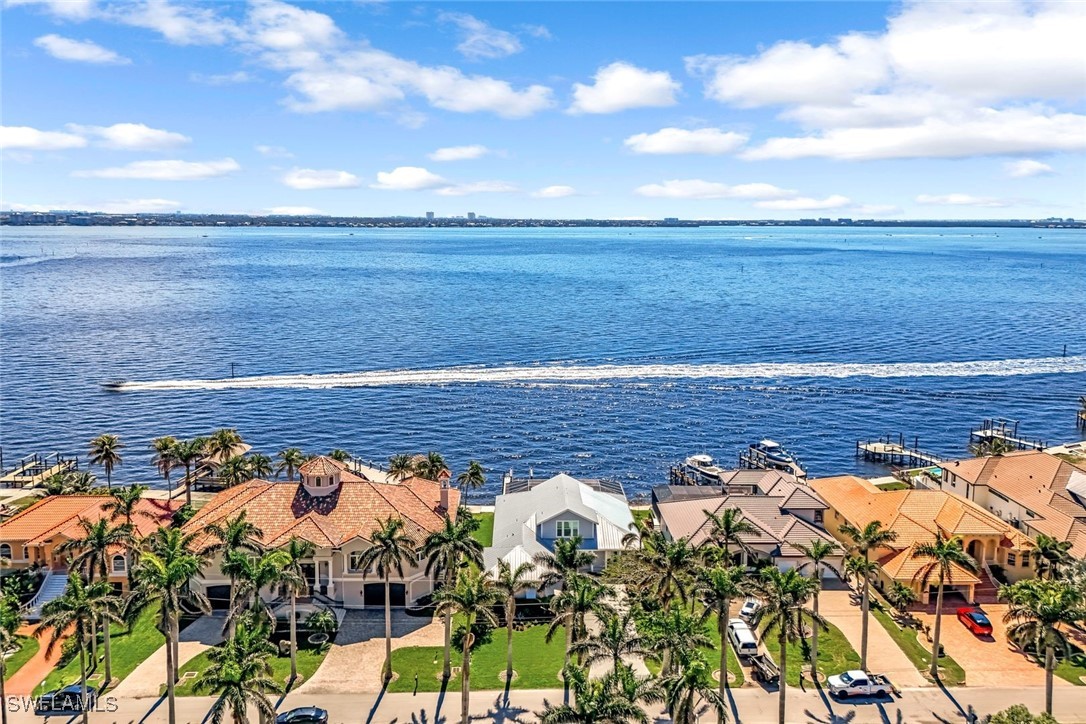 320 Bayshore Drive
