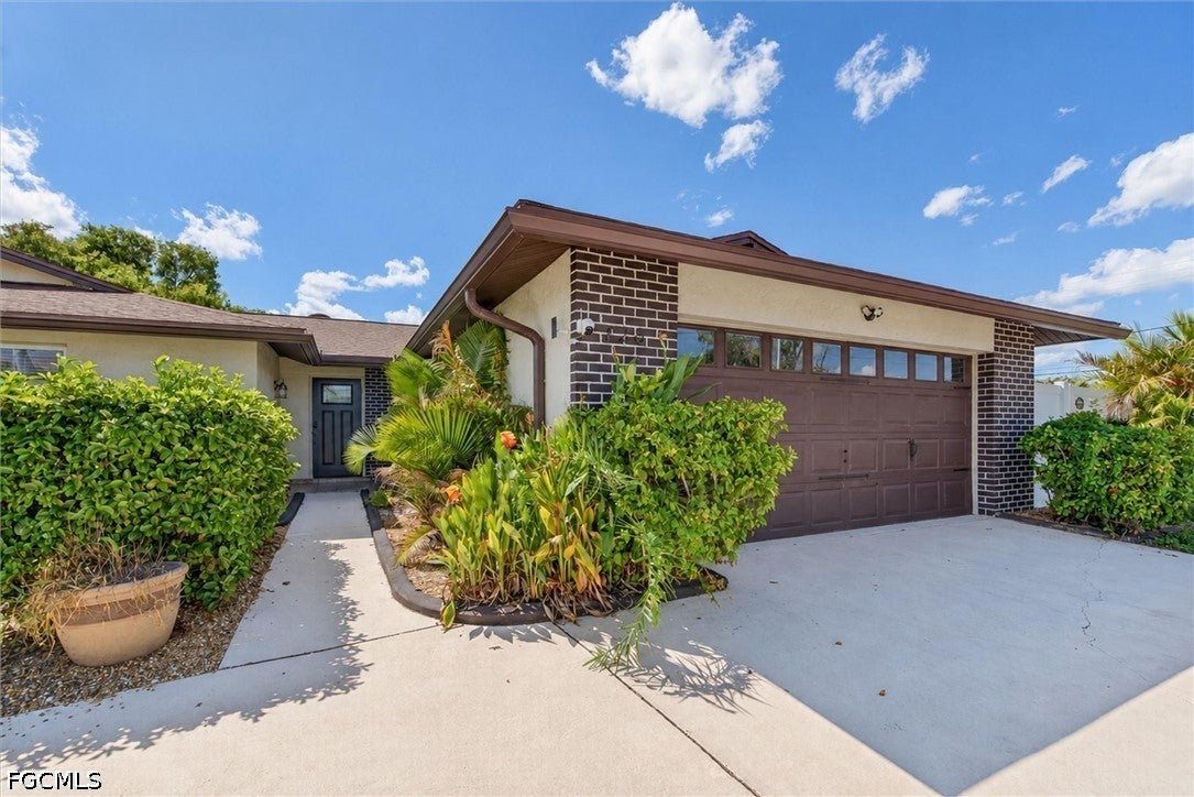726 SW 51st Terrace