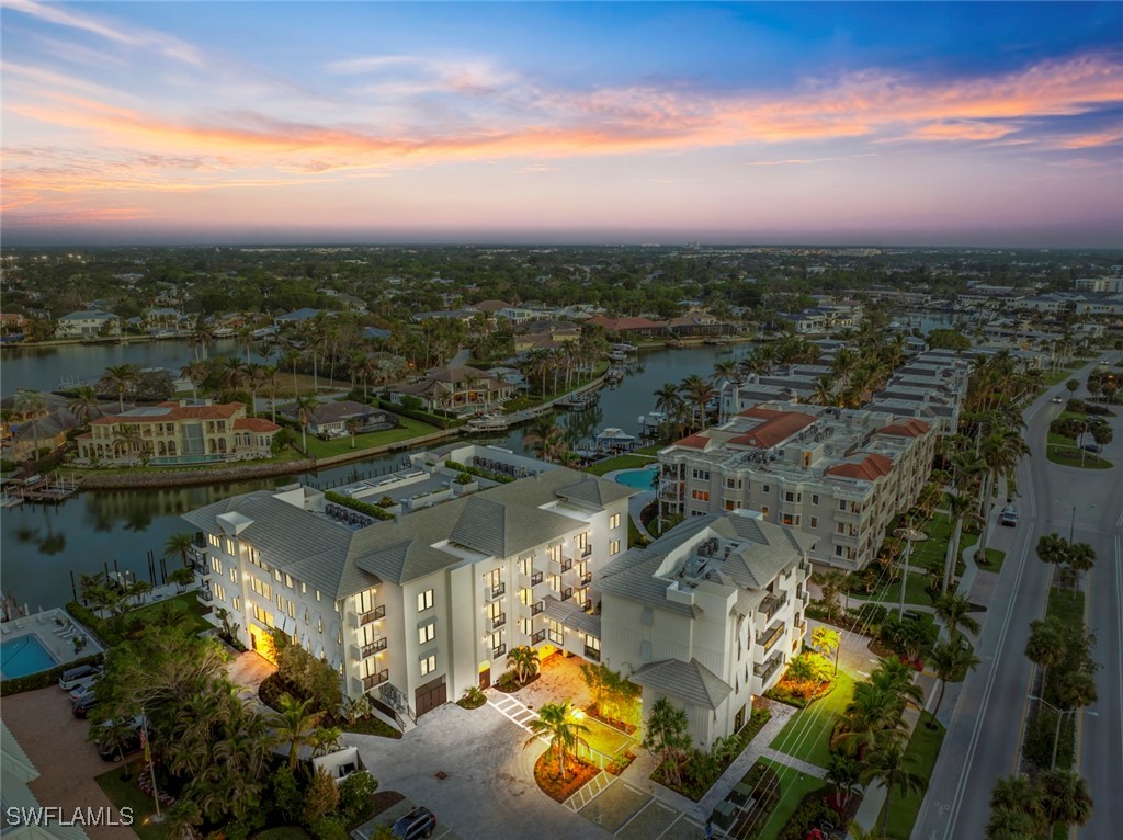 1820 Gulf Shore Boulevard N 302-303