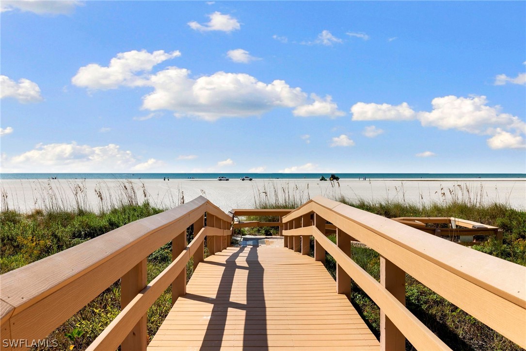 180 Seaview Court 105