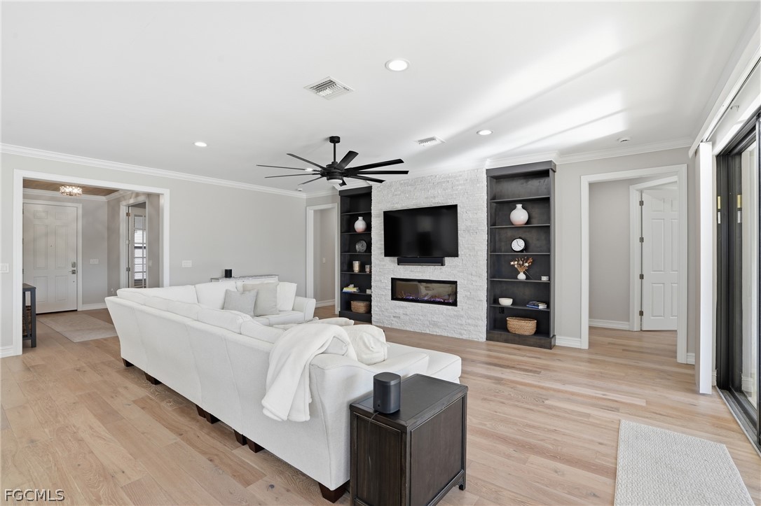 11001 Castlereagh Street