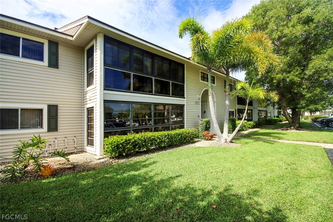 8121 S Woods Circle Unit 5