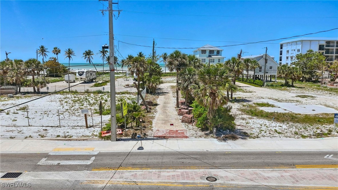 2686 Estero Boulevard
