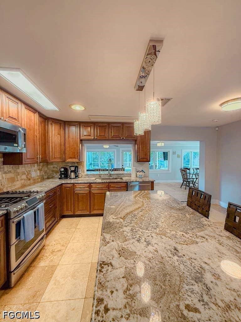 89 Glenmont Drive W