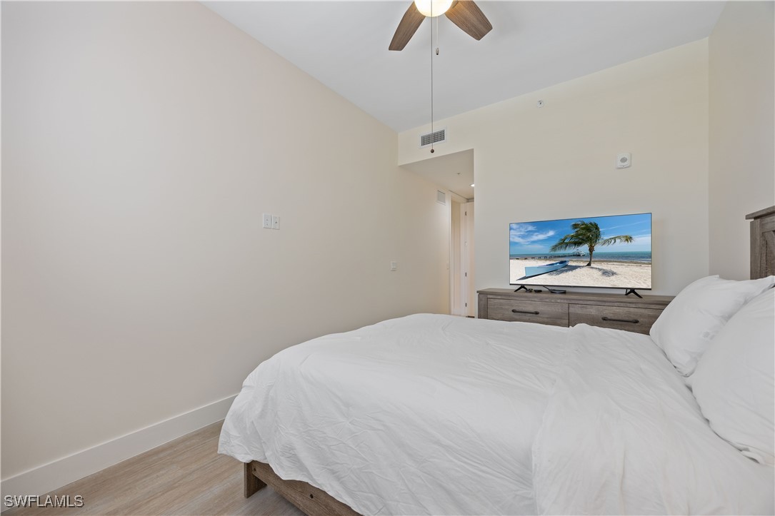 15901 Royal Pointe Lane 404